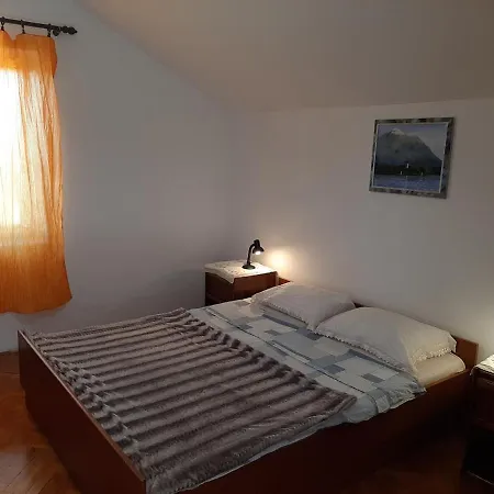 Apartment 53